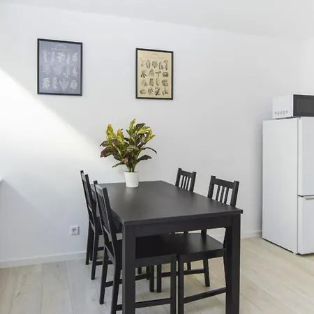 Schoene Schwabing 70m2 Sanierte Διαμέρισμα