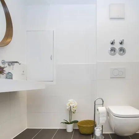Schoene Schwabing 70m2 Sanierte