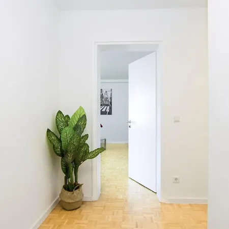 Schoene Schwabing 70m2 Sanierte *